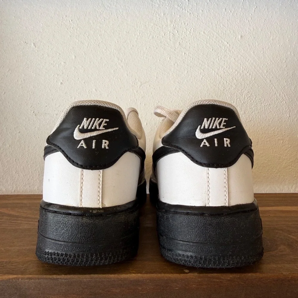 Nike Air Force 1 LV8 GS White Black Sneakers Youth Size 7Y CV7663-101